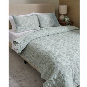 Home Suite Essentials 3-Pieces Chenille Quilt Set, King